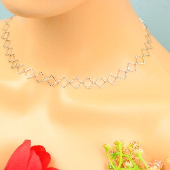 Delicate & Contemporary Necklace Chain, A Lovely Choice for Women, EVCH1702 - Picture 3 of 10